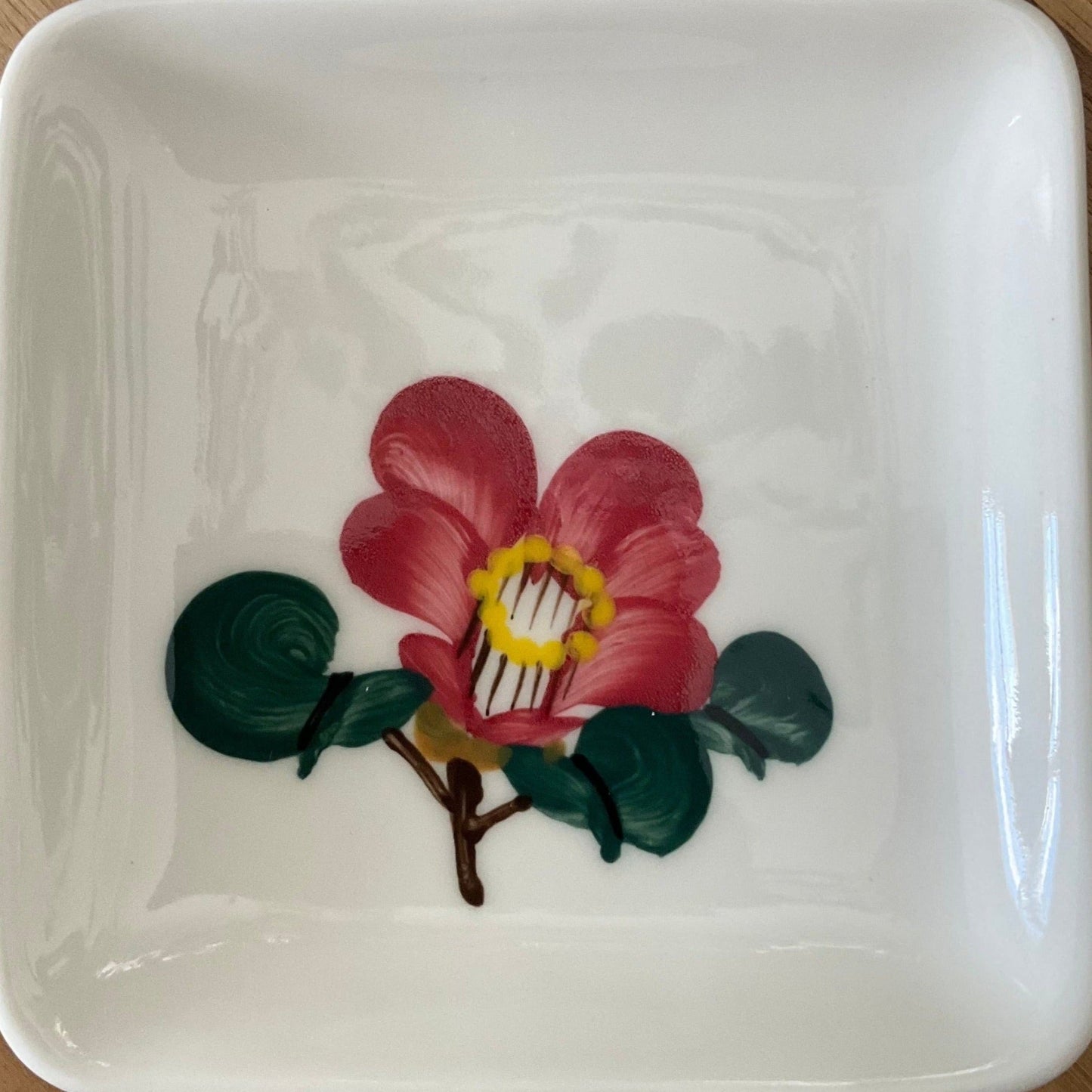 Camellia latte cup with saucer - café la maison J.