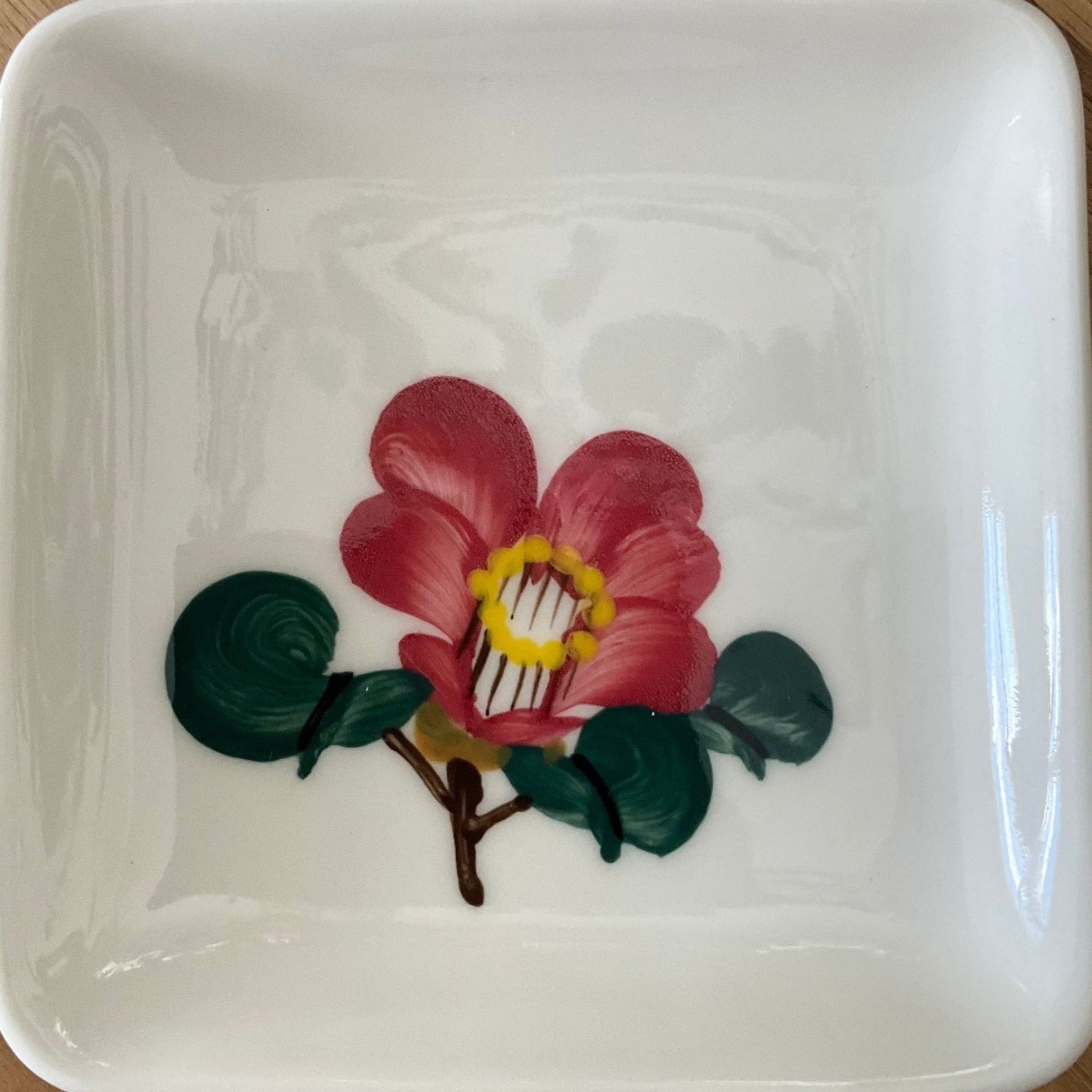 Camellia latte cup with saucer - café la maison J.