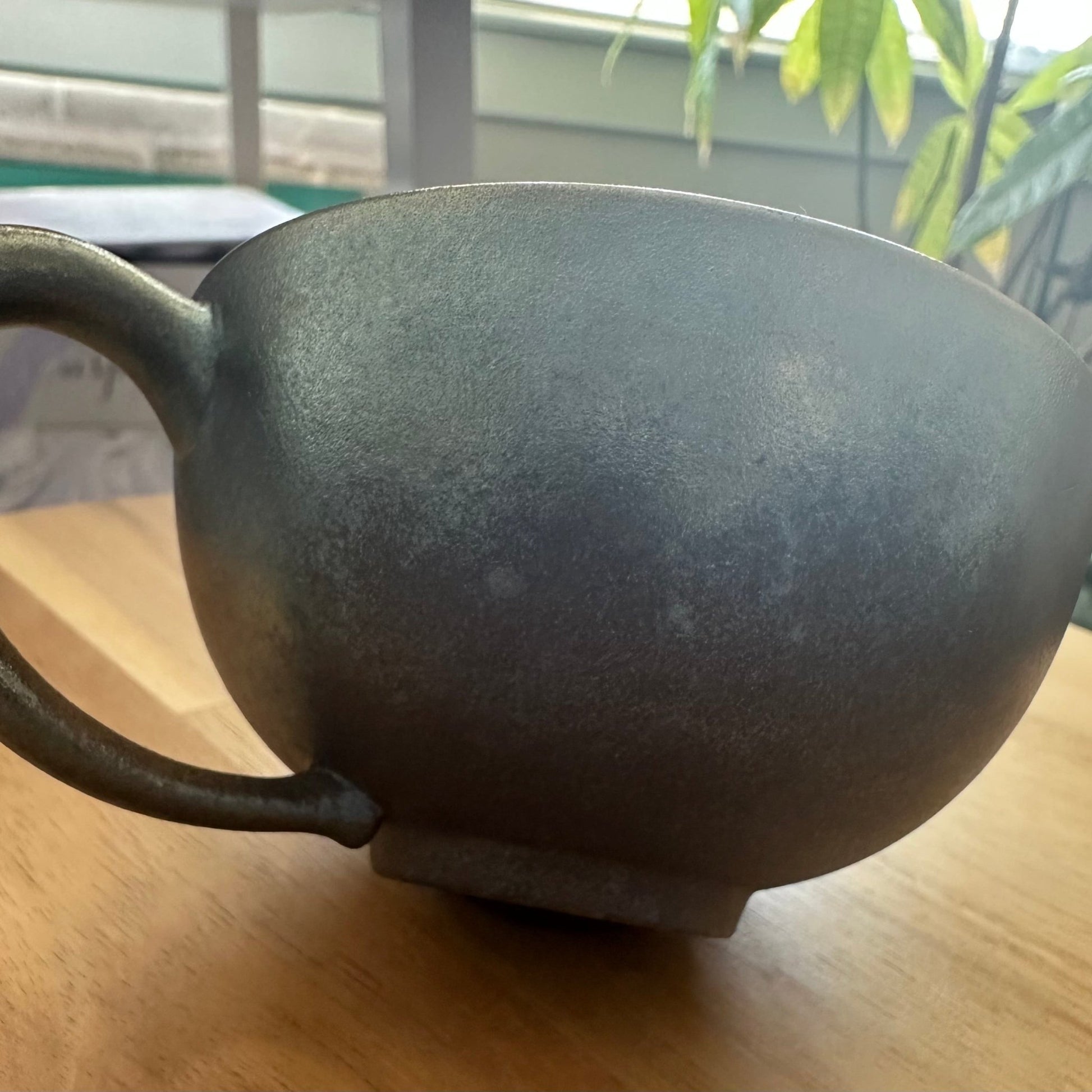 Cast - Iron Bronzy Latte Cup - café la maison J.