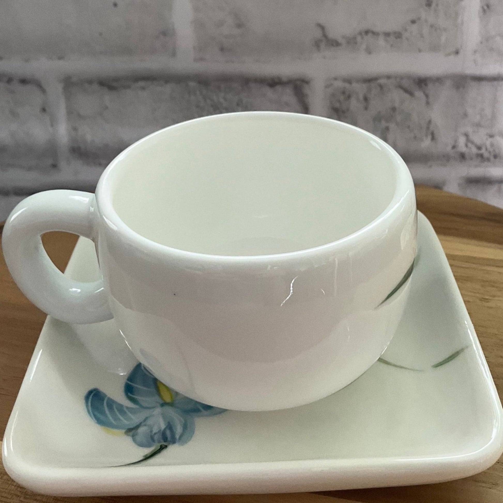 Iris latte cup with saucer - café la maison J.