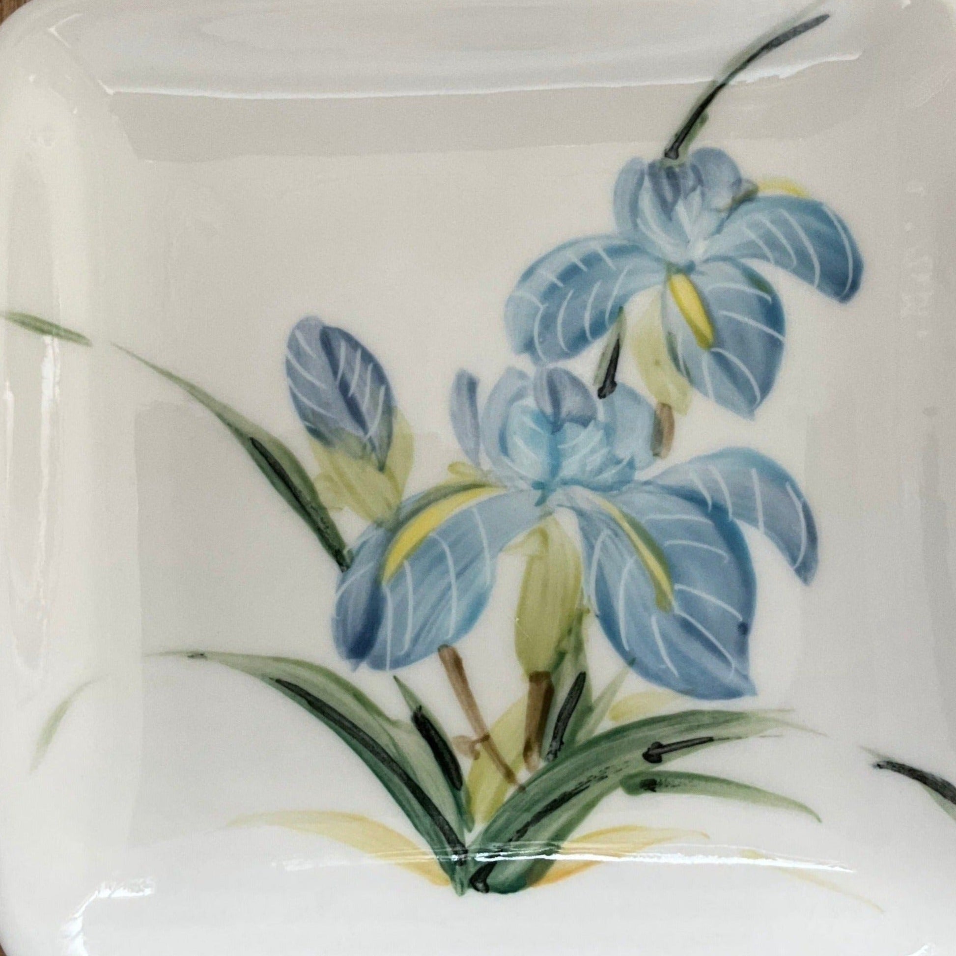 Iris latte cup with saucer - café la maison J.