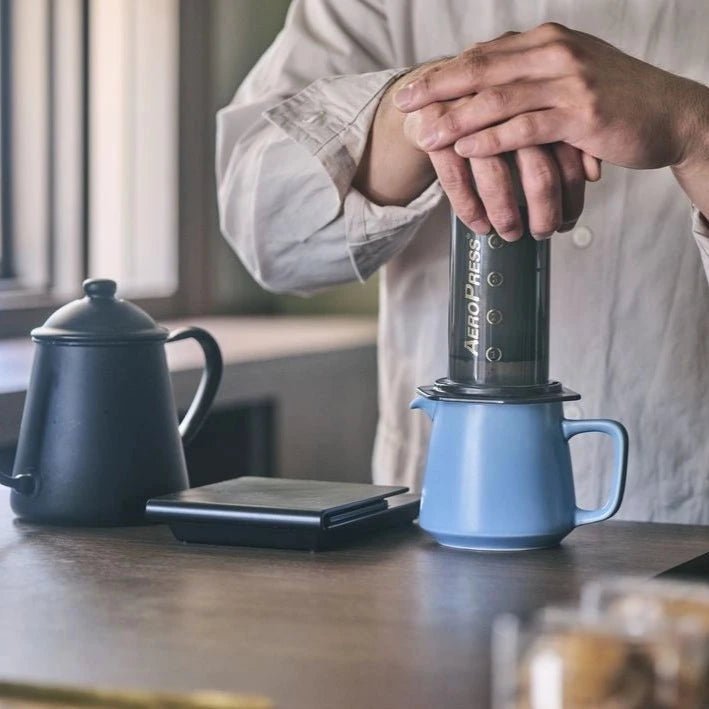 ORIGAMI Ceramic Coffee Server - café la maison J.