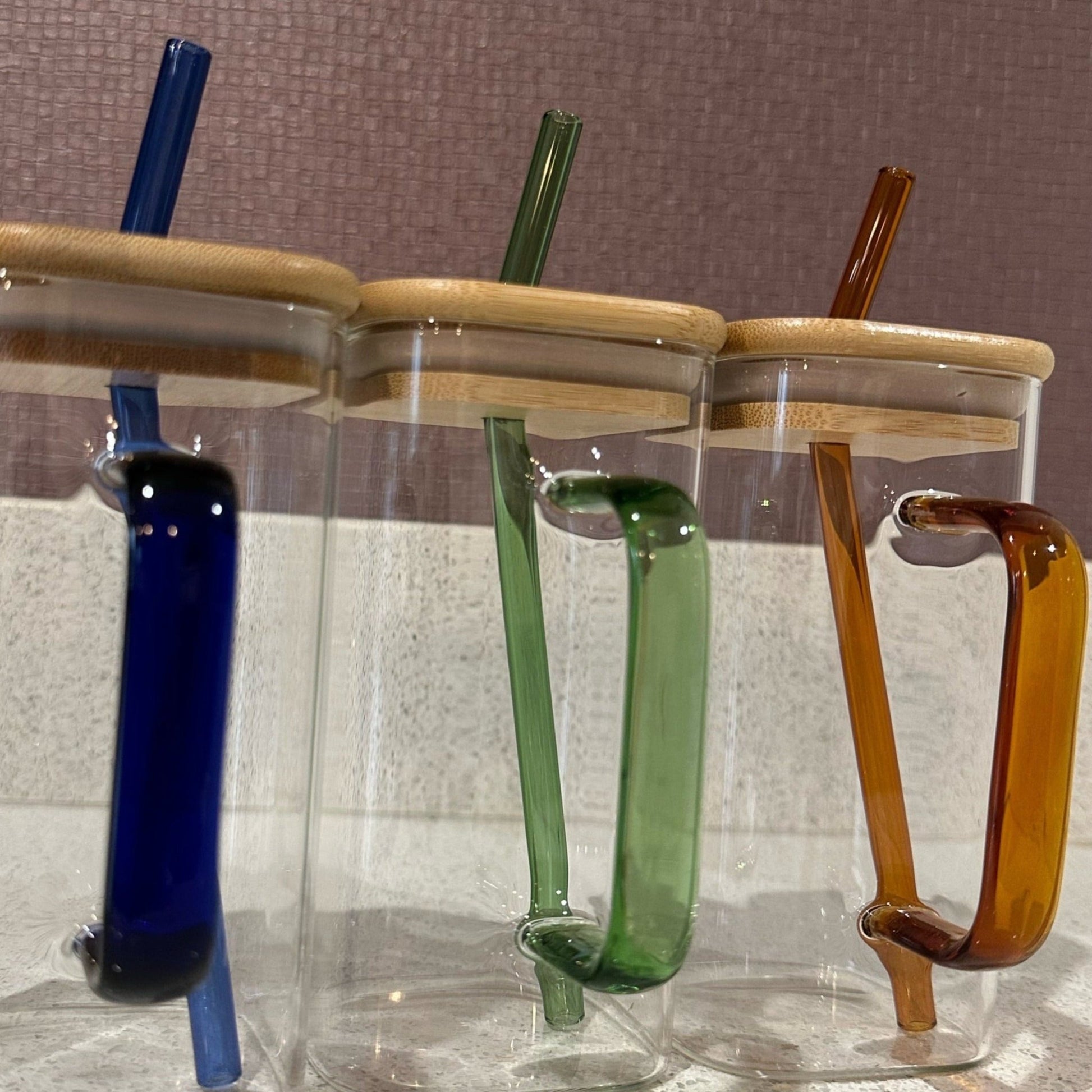 Square Glass Tumbler with Colored Handle and Straw - café la maison J.