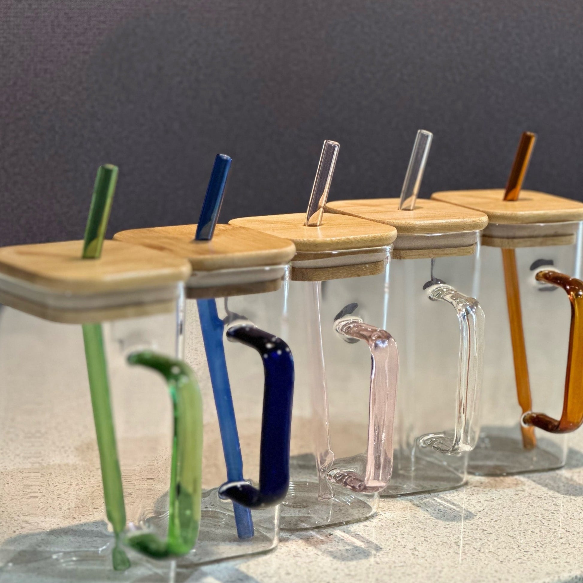 Square Glass Tumbler with Colored Handle and Straw - café la maison J.