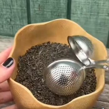 Stainless Steel Tea Strainer/ Infuser - café la maison J.